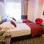 Diament - Gliwice ホテル 3*