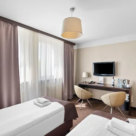 Diament - Gliwice ホテル 3*